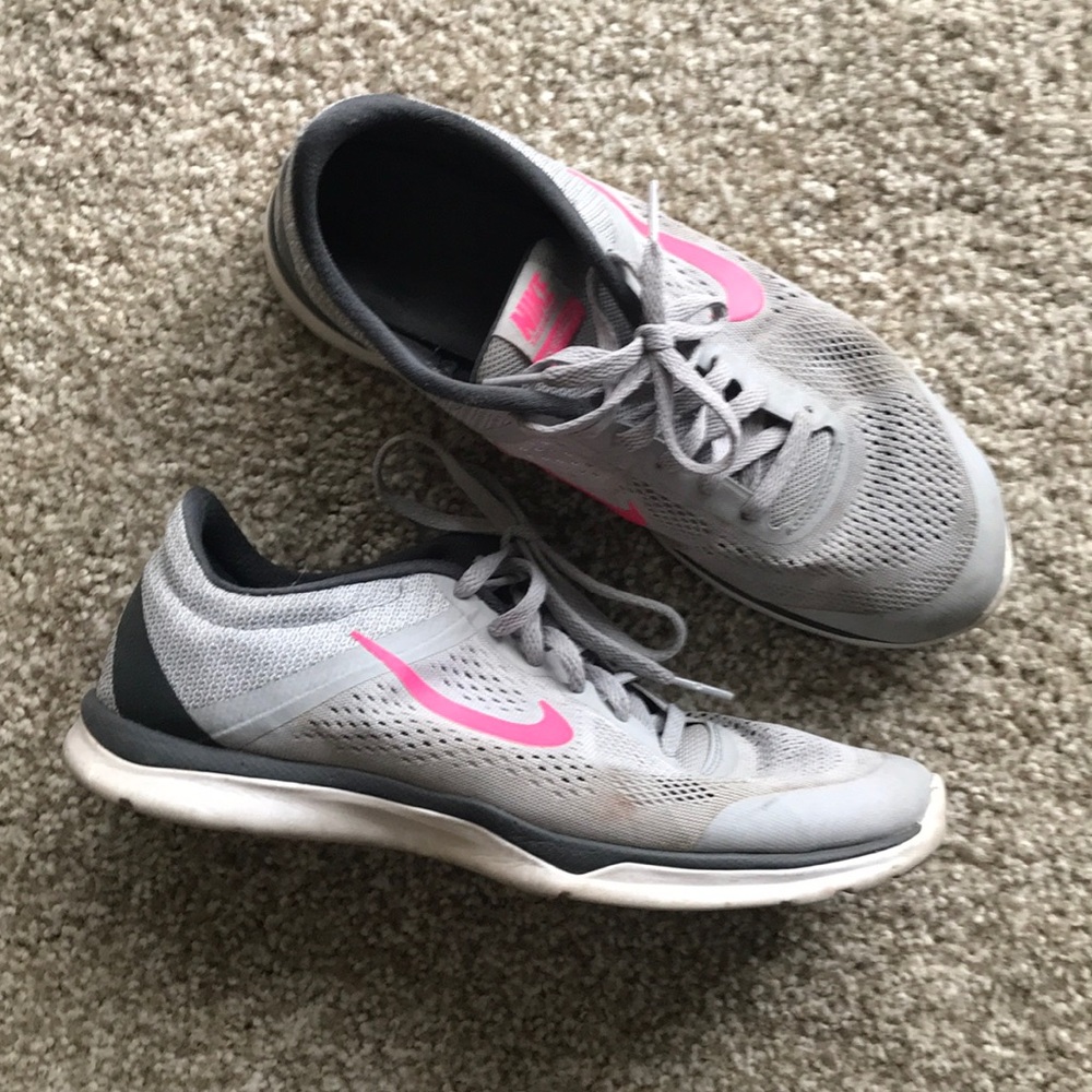 NIKE TRAINING SHOES